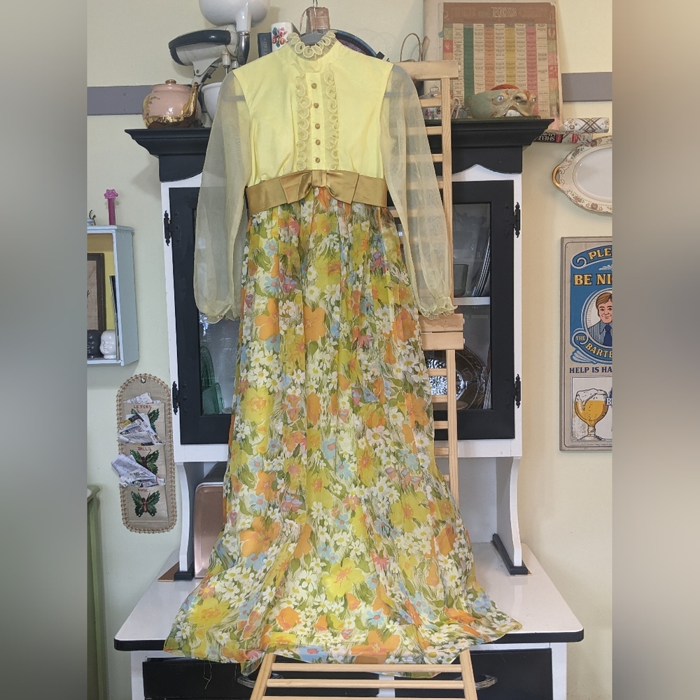 Vintage, floral, long sleeved, maxi dress with ruffle and bow details - Picture 13 of 13